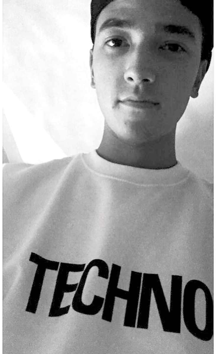 Techno Sweater photo review