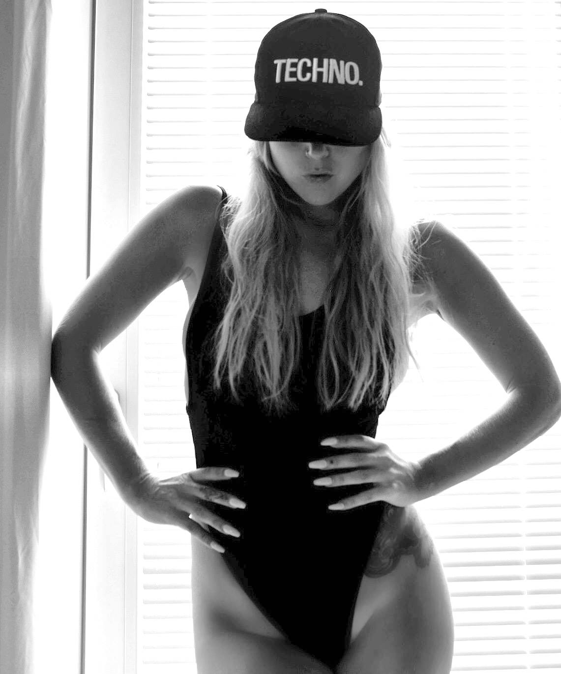 Techno Snapback photo review