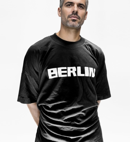 Berlin Oversized Statement Tee – Relaxed Fit Organic Cotton Techno Clubwear T-Shirt